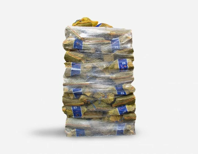 Palet de 84 sacos de leña de encina de 10 kg